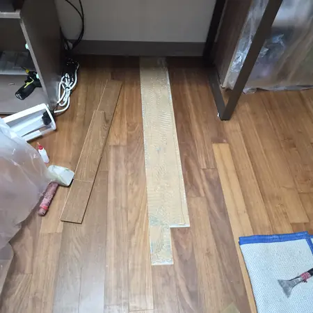 바닥재보수 — 거실 마루 부분 교체 작업
